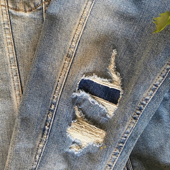 Old Navy Light Blue Washed/Ripped Jean Jacket - Picture 4 of 10
